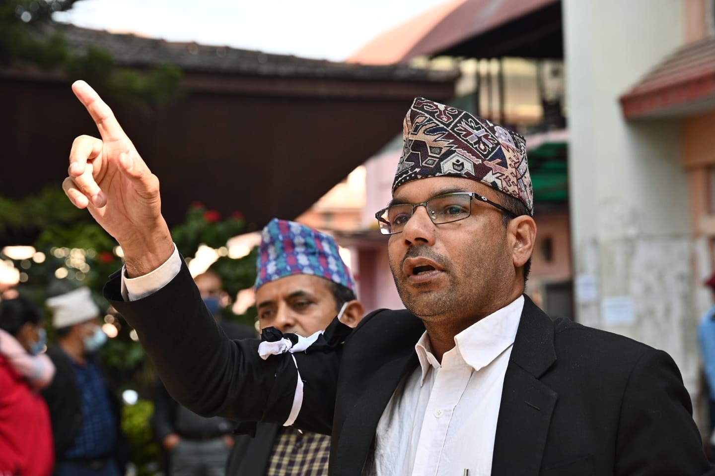 चोलेन्द्रको समर्थनमा उत्रियो स्वतन्त्र कानुन व्यवसायी संघ, बारमा तालाबन्दीको चेतावनी